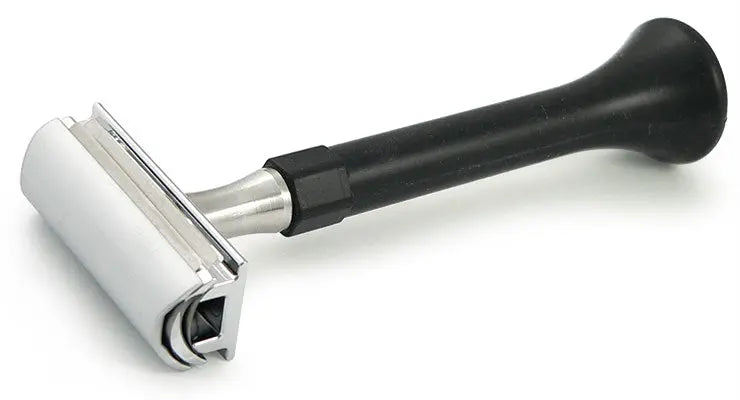 PUMA Rasierhobel 4Shave mit schwarzem FLEX-Griff aus Silikon