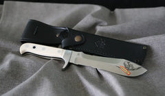 PUMA white hunter, Elefant mit Holz-Geschenkbox